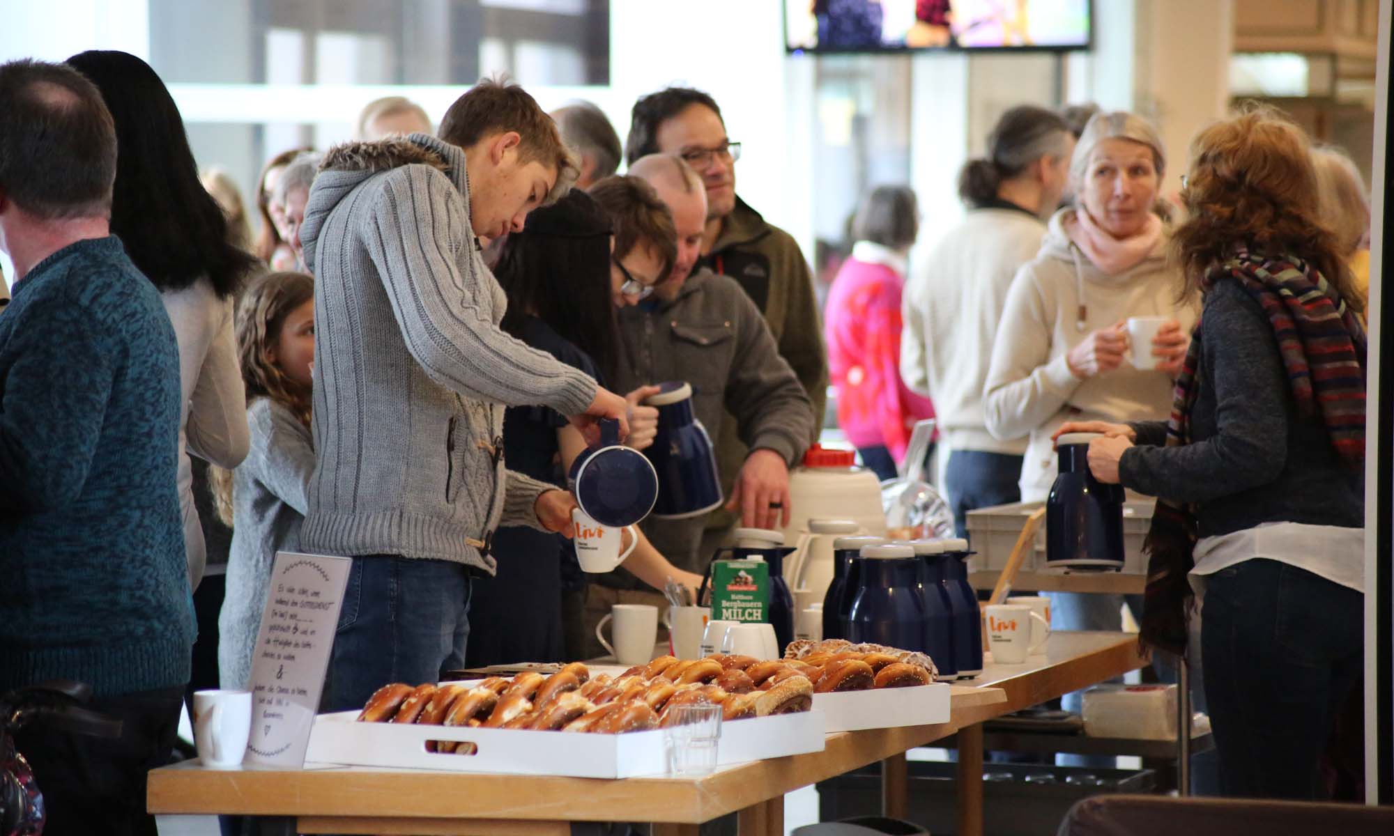 Willkommens-Frühstück vor dem Gottesdienst