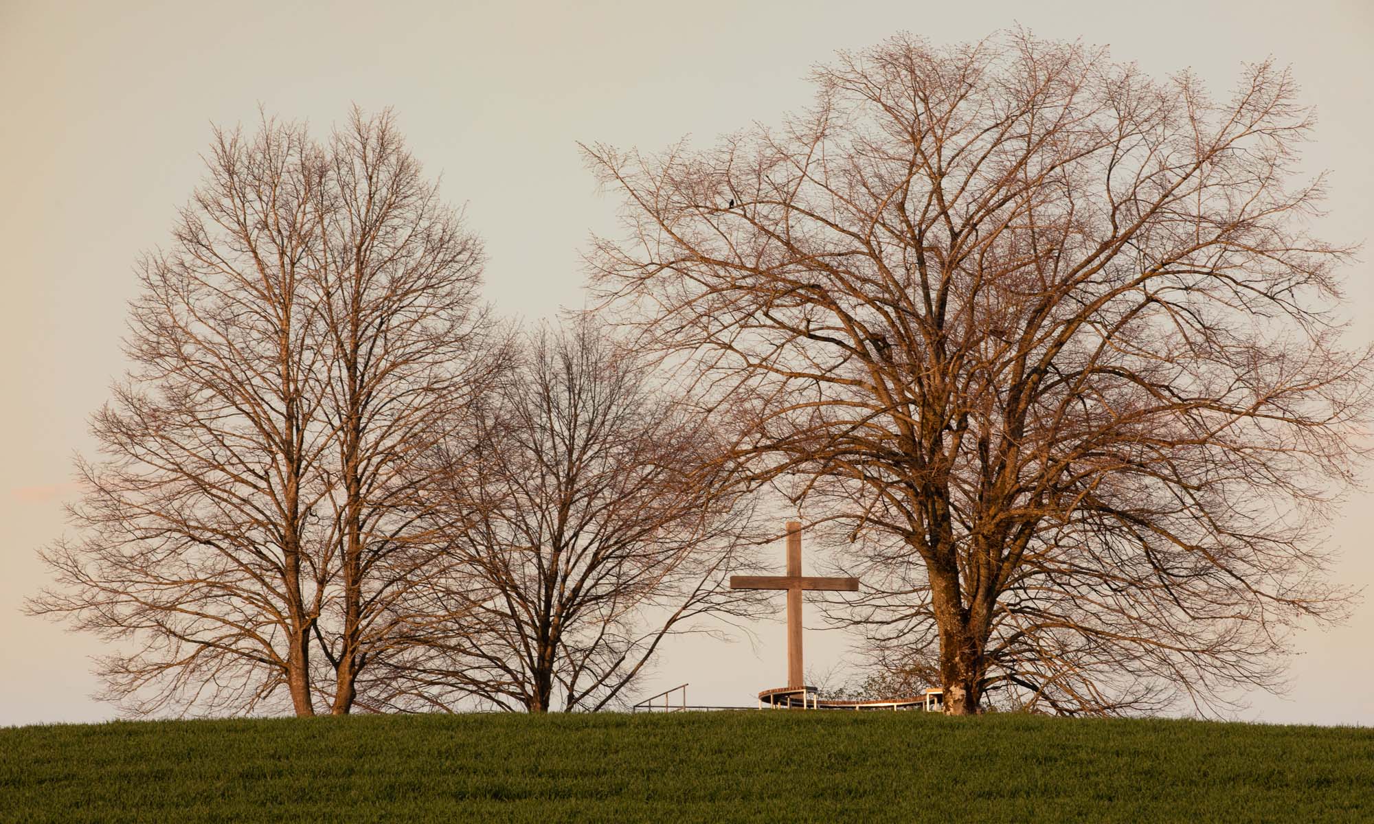 Sonnenaufgang am Kreuz